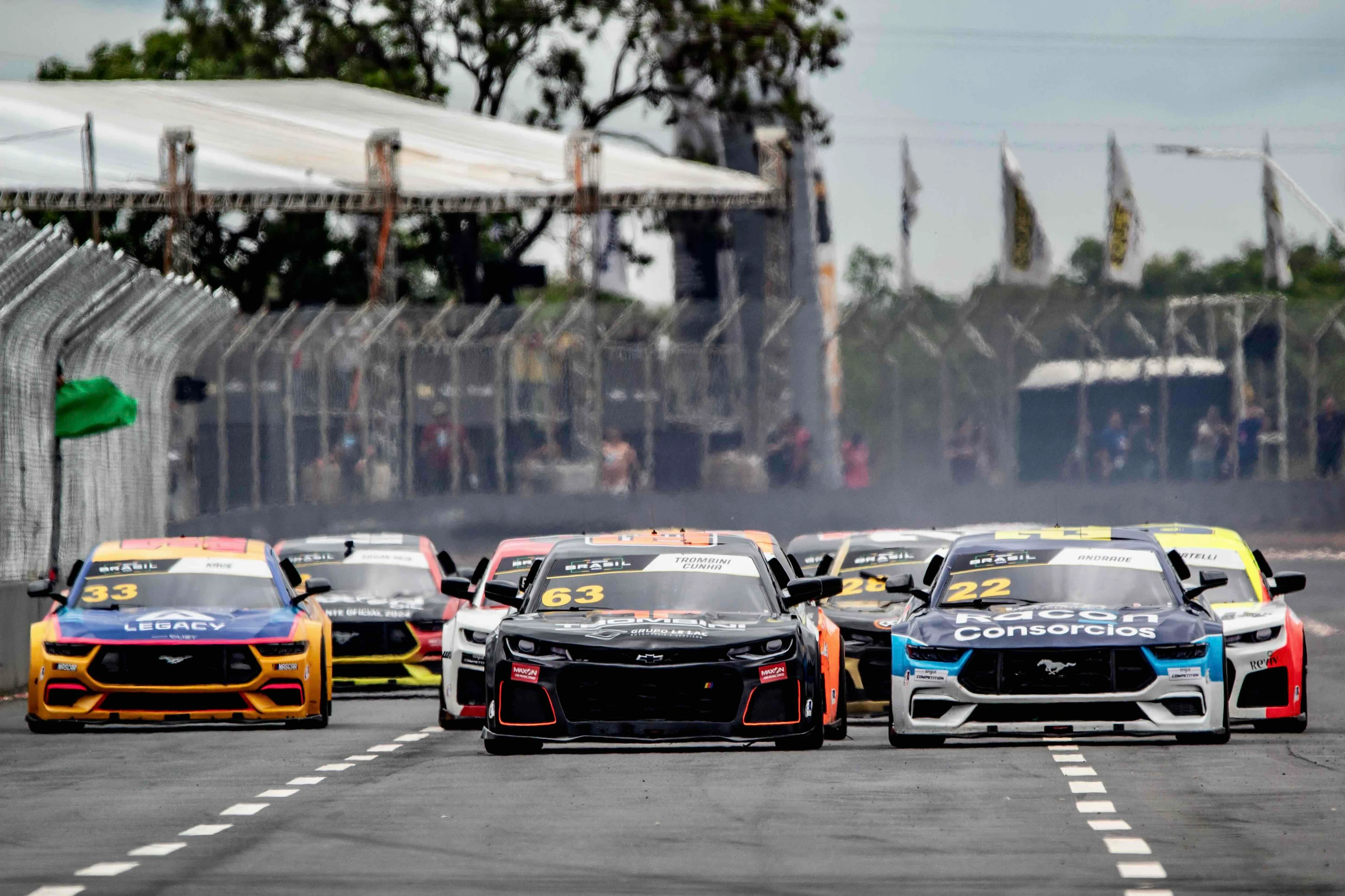 Largada da NASCAR Brasil / Foto: Robson Ribeiro